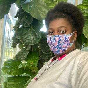 Meet your Posher, Crystal